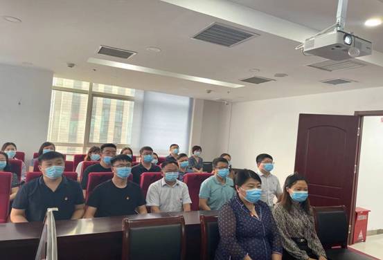 第十黨支部組織豫信公司干部、職工收看收聽“七一”建黨100周年慶祝大會簡報