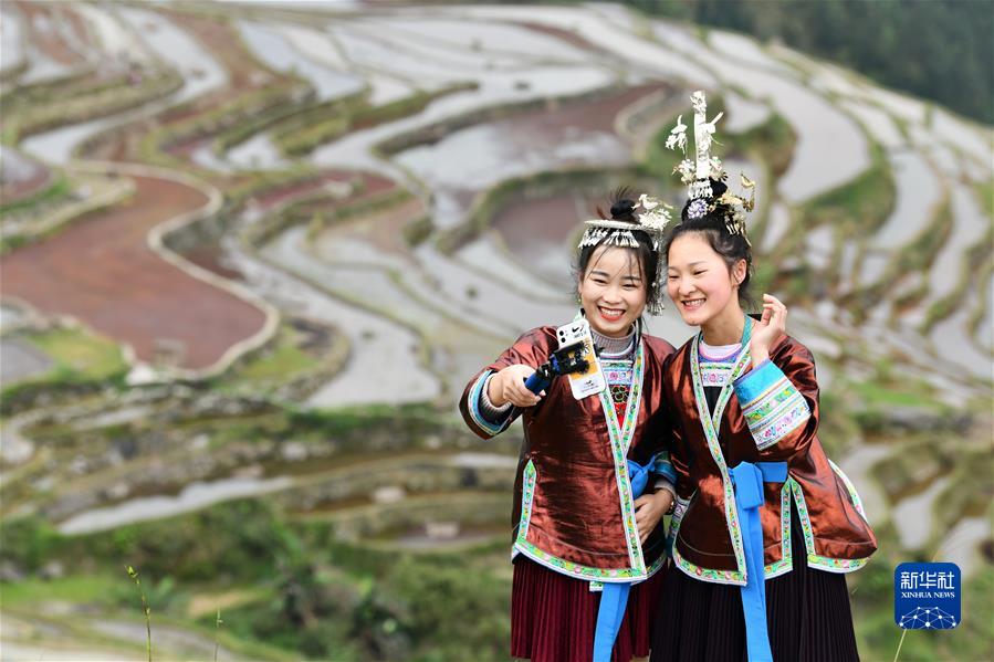 （新華全媒頭條·聚焦生物多樣性大會(huì)·圖文互動(dòng)）（8）攜手同行，開(kāi)啟人類(lèi)高質(zhì)量發(fā)展新征程——習(xí)近平主席在《生物多樣性公約》第十五次締約方大會(huì)領(lǐng)導(dǎo)人峰會(huì)上的主旨講話(huà)解讀